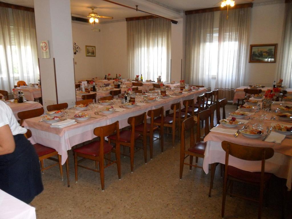 سينِغاليا Hotel Hamburg المظهر الخارجي الصورة