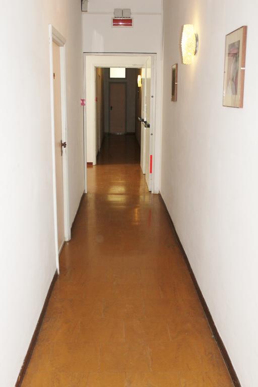 سينِغاليا Hotel Hamburg المظهر الخارجي الصورة
